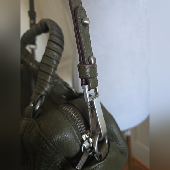 Sanctuary shoulder olive leather bag - Picture 4 of 13